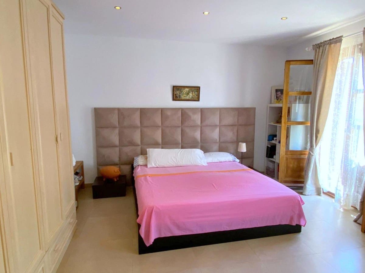 5 bedroom Villa for sale in Peguera / Paguera with pool - € 1,599,000 (Ref: 8785415)