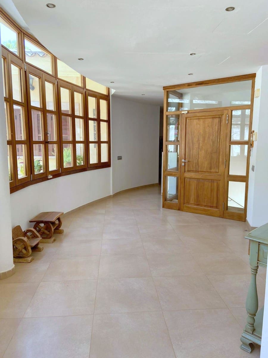 5 bedroom Villa for sale in Peguera / Paguera with pool - € 1,599,000 (Ref: 8785415)