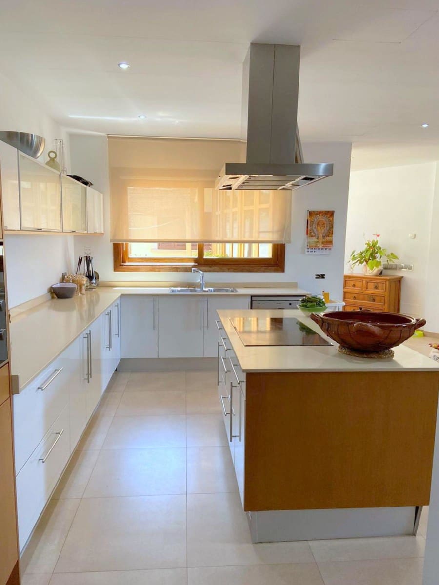 5 bedroom Villa for sale in Peguera / Paguera with pool - € 1,599,000 (Ref: 8785415)