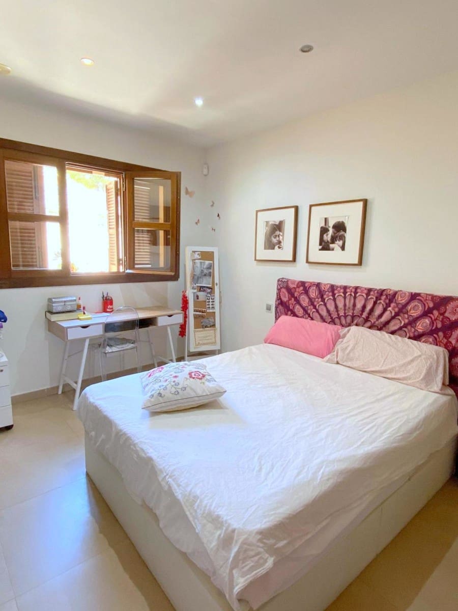 5 bedroom Villa for sale in Peguera / Paguera with pool - € 1,599,000 (Ref: 8785415)