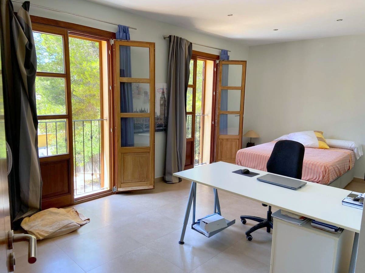 5 bedroom Villa for sale in Peguera / Paguera with pool - € 1,599,000 (Ref: 8785415)