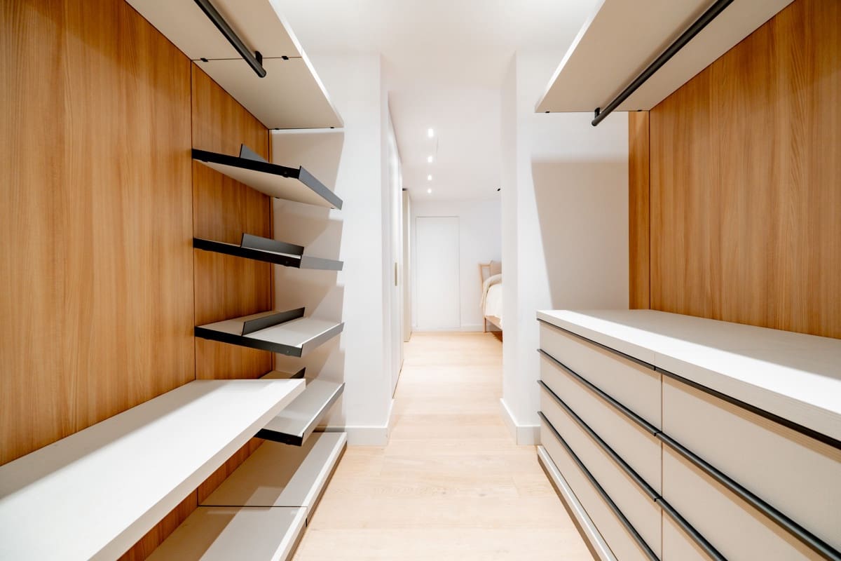 5 bedroom Villa for sale in Bendinat with pool - € 3,800,000 (Ref: 8803924)