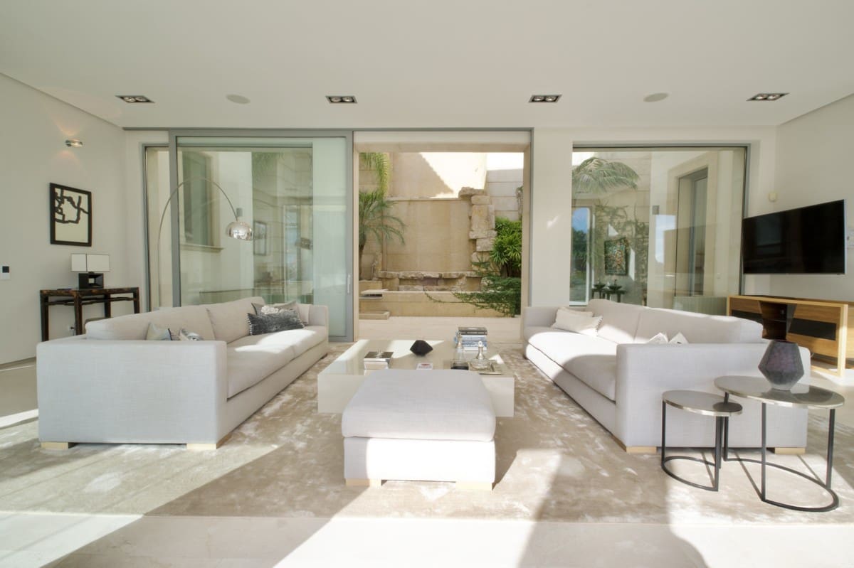 5 bedroom Villa for sale in Son Vida with pool - € 9,900,000 (Ref: 8803925)