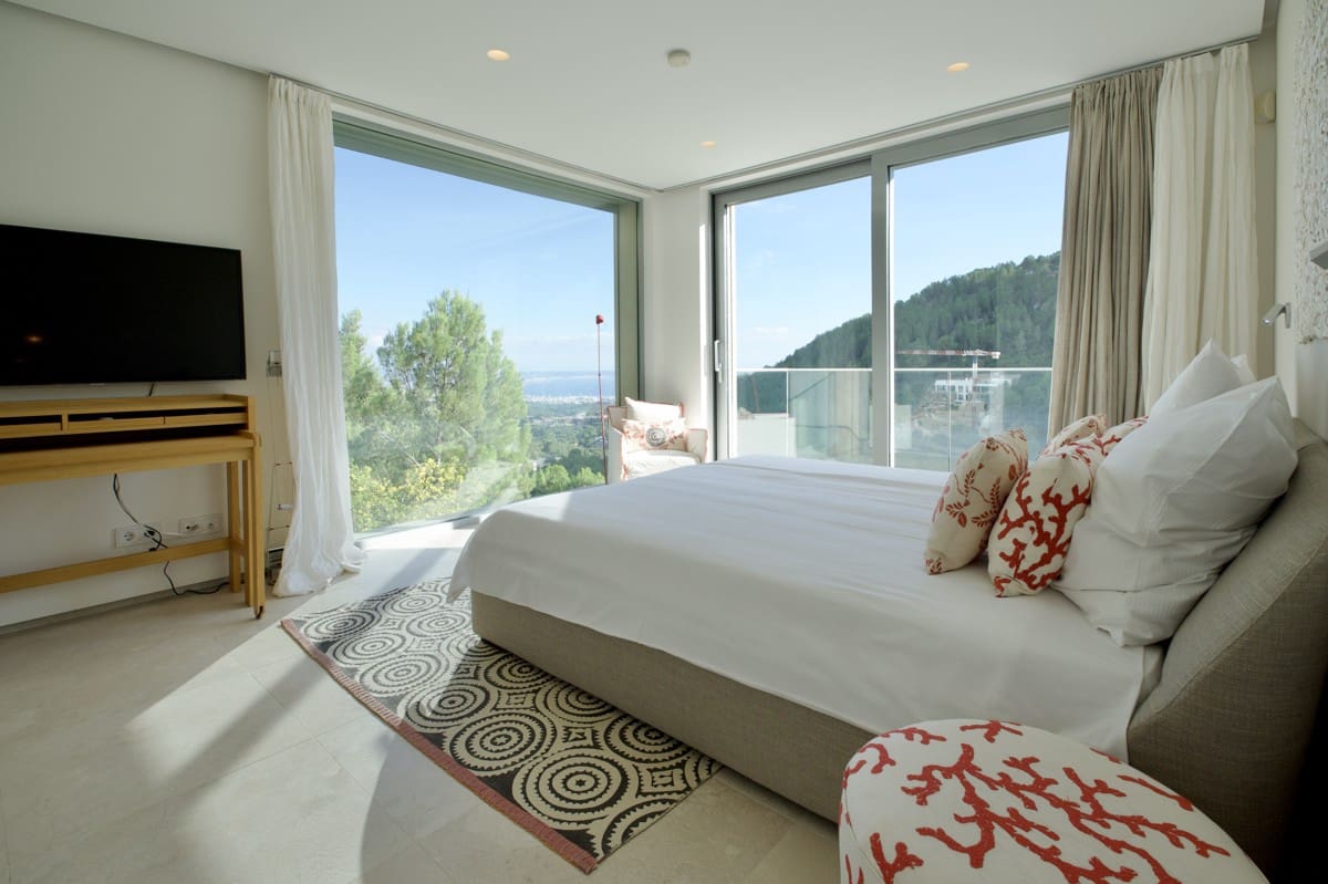 5 bedroom Villa for sale in Son Vida with pool - € 9,900,000 (Ref: 8803925)