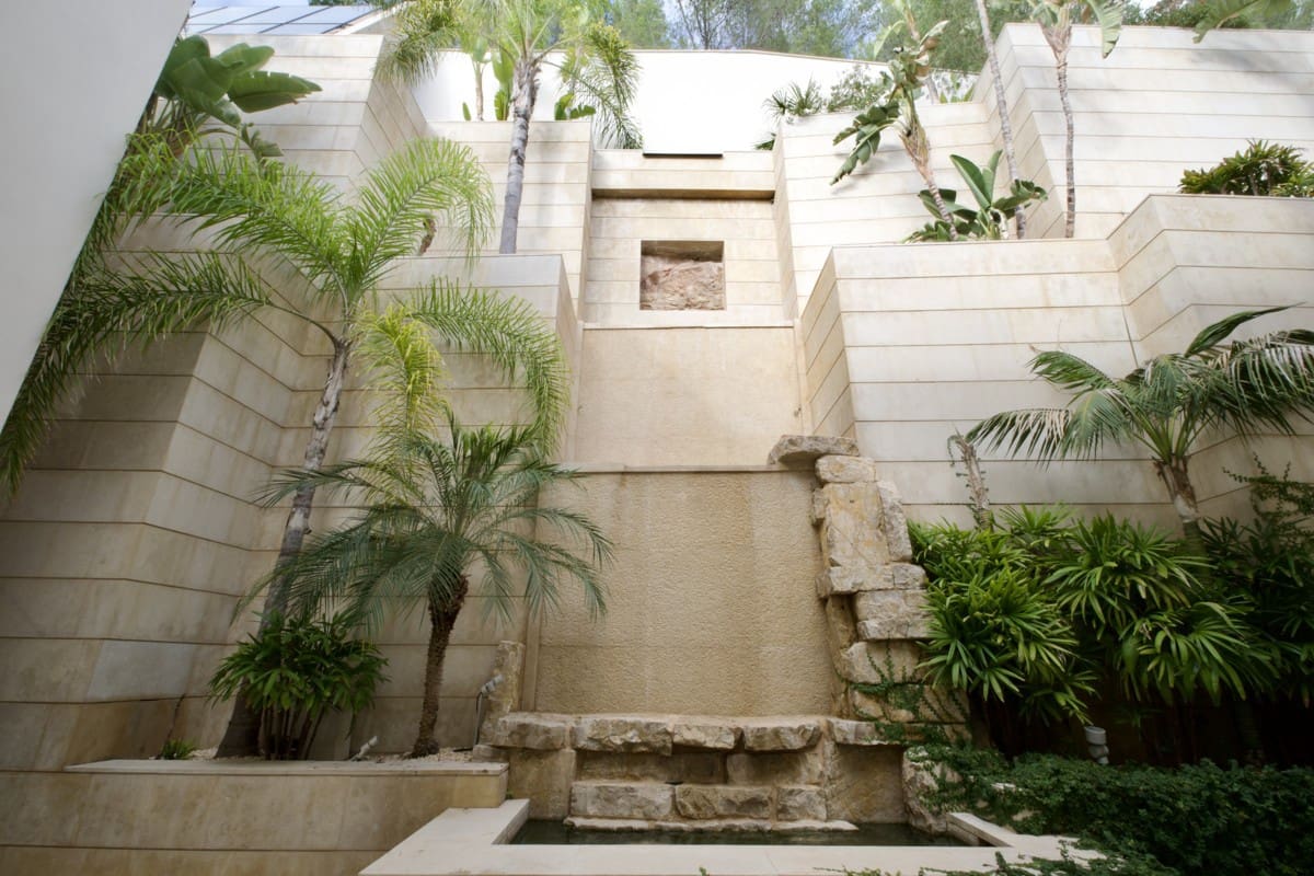 5 bedroom Villa for sale in Son Vida with pool - € 9,900,000 (Ref: 8803925)