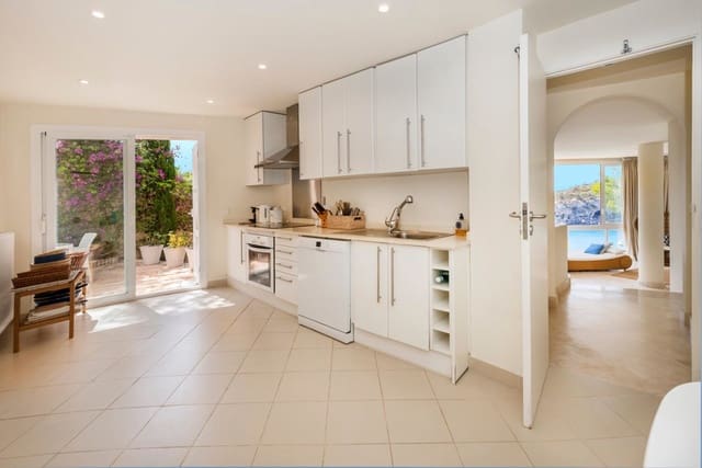 Chalet de 5 habitaciones en Sol de Mallorca, Calvià en alquiler con piscina - 9.500 € (Ref: 8811950)