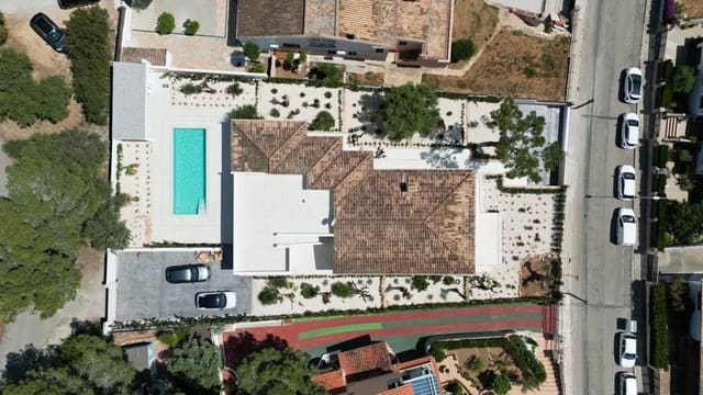 6 soveværelse Villa til leje i Palmanova, Calvià med swimmingpool - € 9.800 (Ref: 8811954)