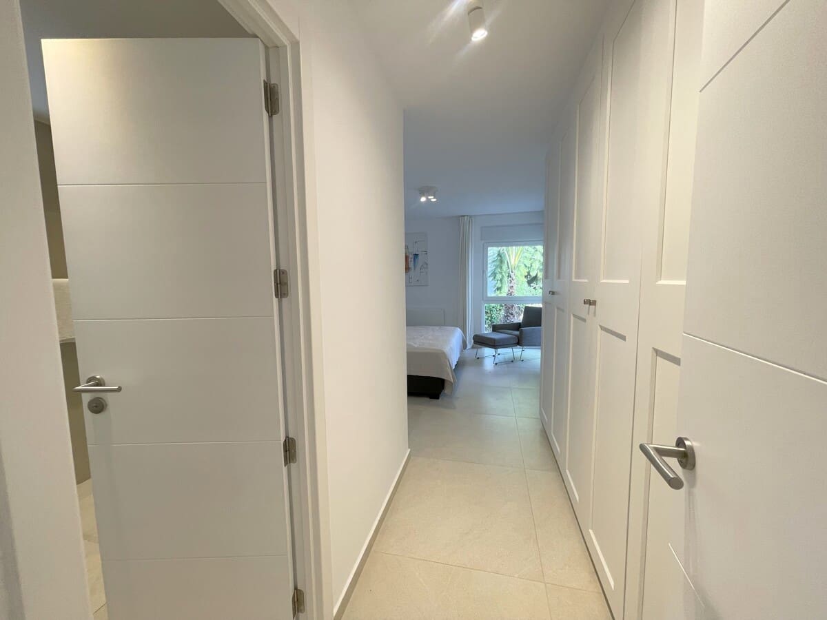 6 bedroom Villa for rent in Palmanova with pool - € 9,800 (Ref: 8811954)