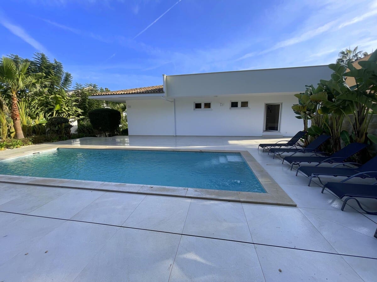 6 bedroom Villa for rent in Palmanova with pool - € 9,800 (Ref: 8811954)