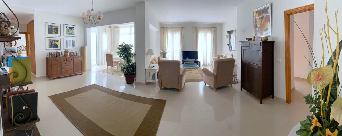 3 bedroom Flat for sale in Santa Ponsa - € 880,000 (Ref: 8885624)