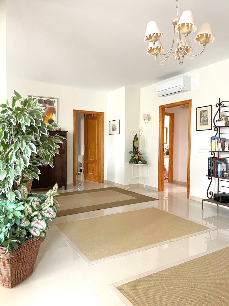 3 bedroom Flat for sale in Santa Ponsa - € 880,000 (Ref: 8885624)