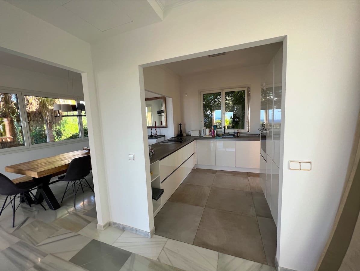 Villa/Maison de 4 chambres à louer à Santa Ponsa avec piscine - 6 900 € (Ref: 8906969)