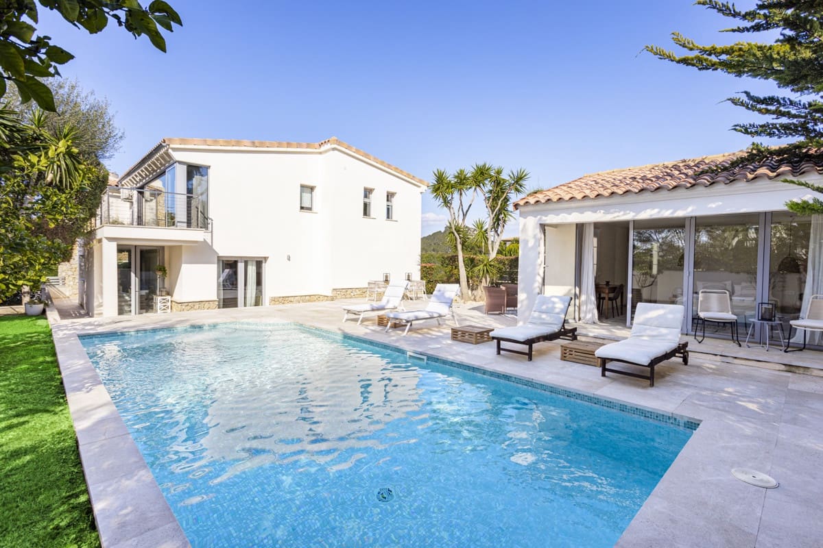 4 chambre Villa/Maison à vendre à Santa Ponsa avec piscine - 3 499 000 € (Ref: 8907105)