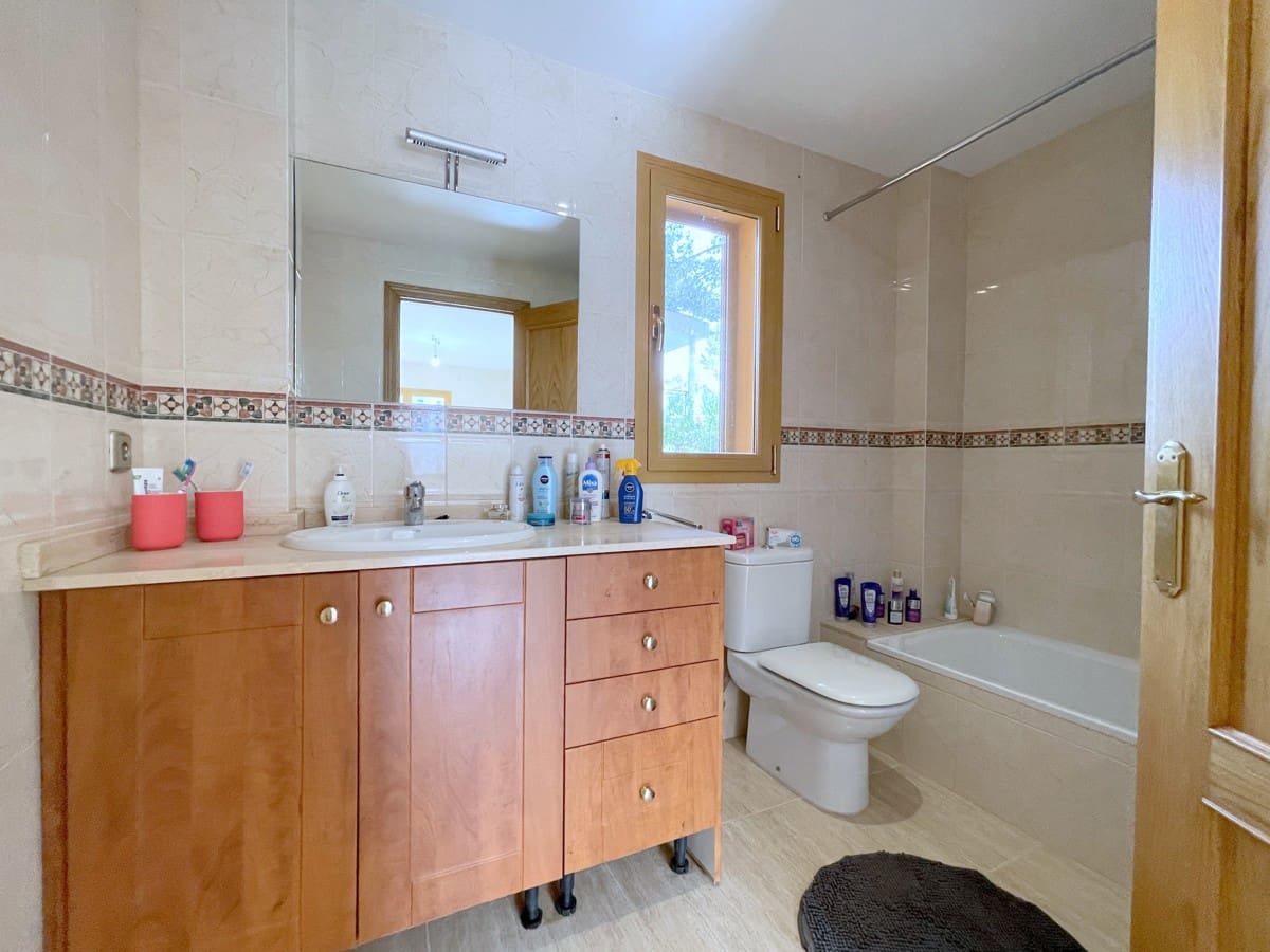 6 bedroom Villa for sale in Santa Ponsa with pool - € 1,990,000 (Ref: 8920778)