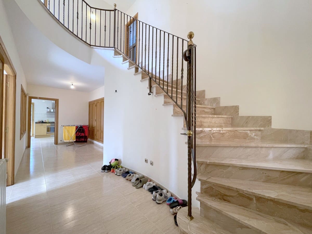 6 bedroom Villa for sale in Santa Ponsa with pool - € 1,990,000 (Ref: 8920778)