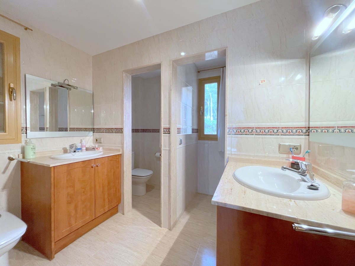 6 bedroom Villa for sale in Santa Ponsa with pool - € 1,990,000 (Ref: 8920778)