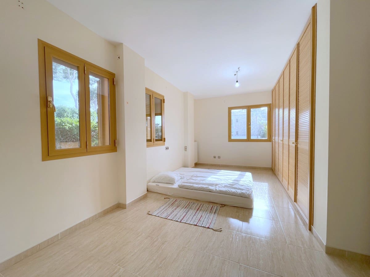 6 bedroom Villa for sale in Santa Ponsa with pool - € 1,990,000 (Ref: 8920778)