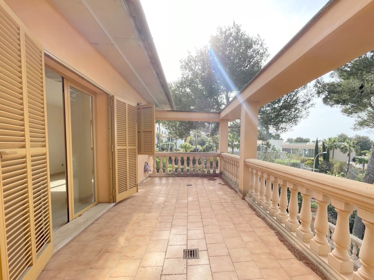 6 bedroom Villa for sale in Santa Ponsa with pool - € 1,990,000 (Ref: 8920778)