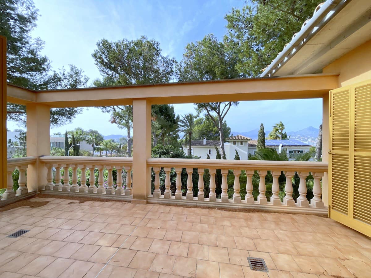 6 bedroom Villa for sale in Santa Ponsa with pool - € 1,990,000 (Ref: 8920778)