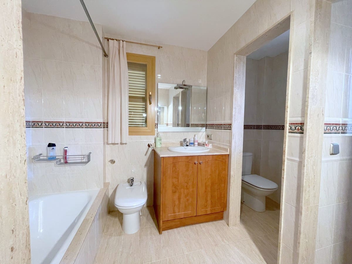 6 bedroom Villa for sale in Santa Ponsa with pool - € 1,990,000 (Ref: 8920778)