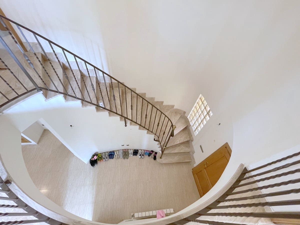 6 bedroom Villa for sale in Santa Ponsa with pool - € 1,990,000 (Ref: 8920778)