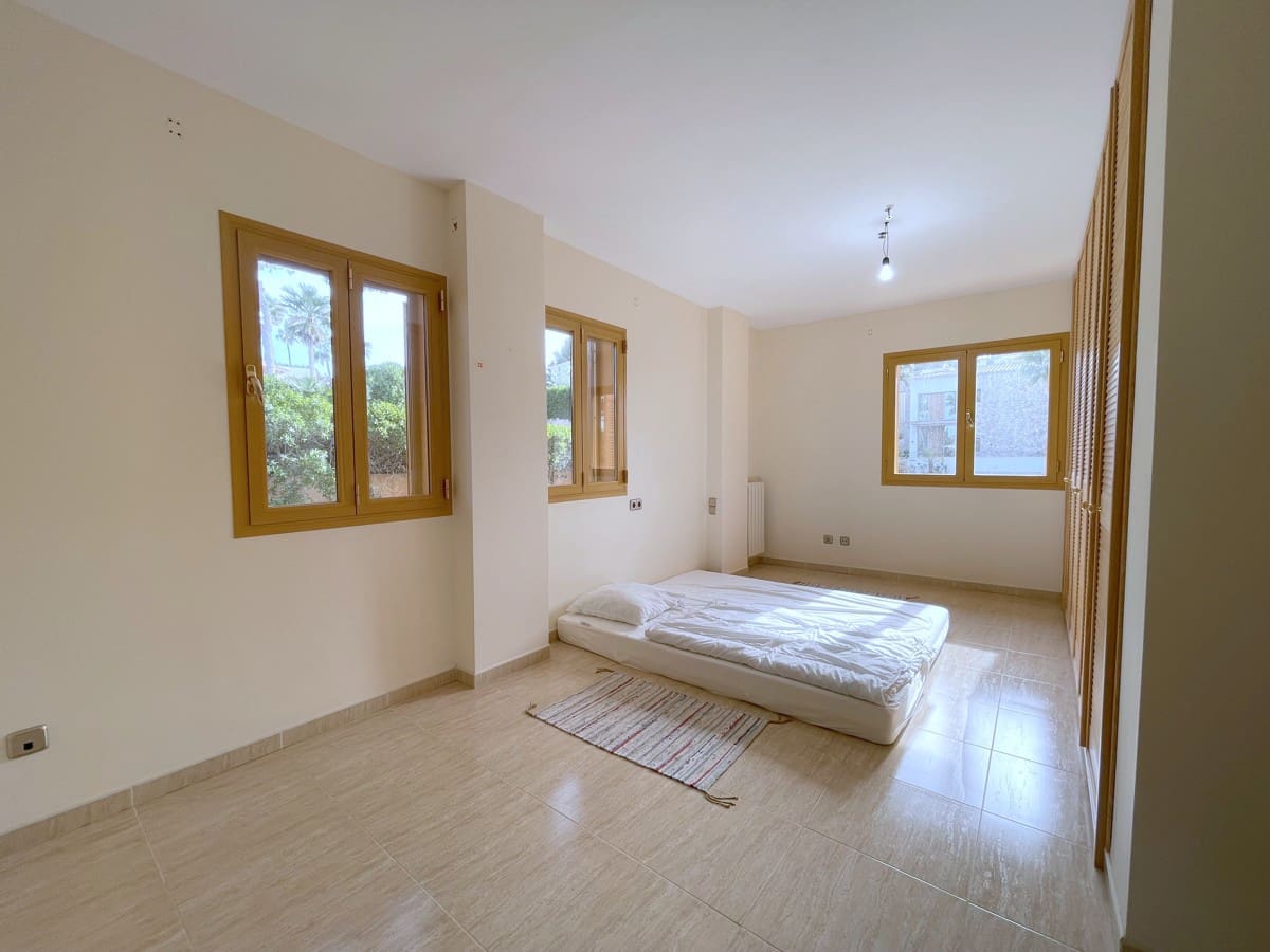 6 bedroom Villa for sale in Santa Ponsa with pool - € 1,990,000 (Ref: 8920778)