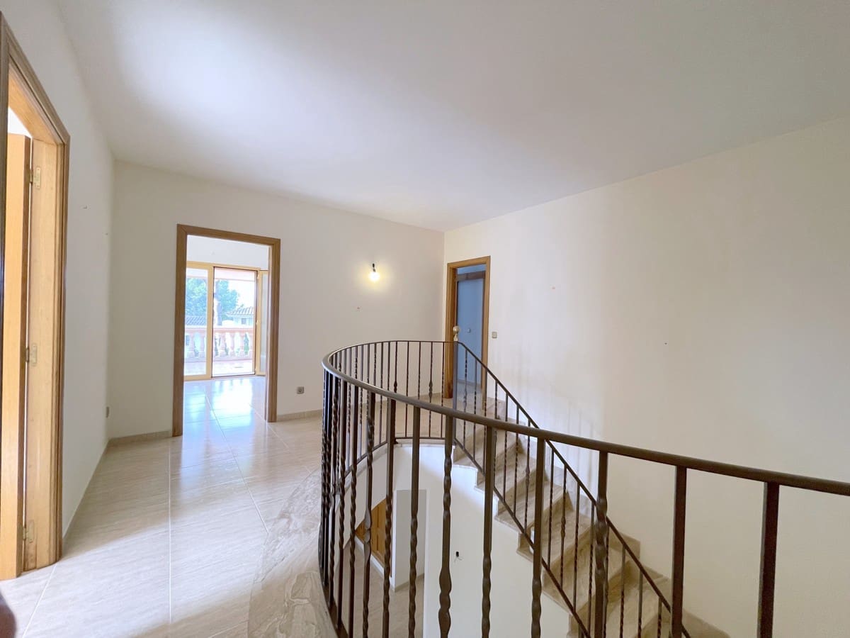 6 bedroom Villa for sale in Santa Ponsa with pool - € 1,990,000 (Ref: 8920778)