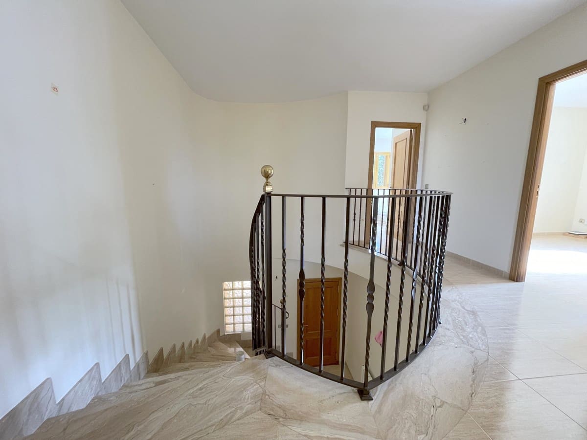 6 bedroom Villa for sale in Santa Ponsa with pool - € 1,990,000 (Ref: 8920778)