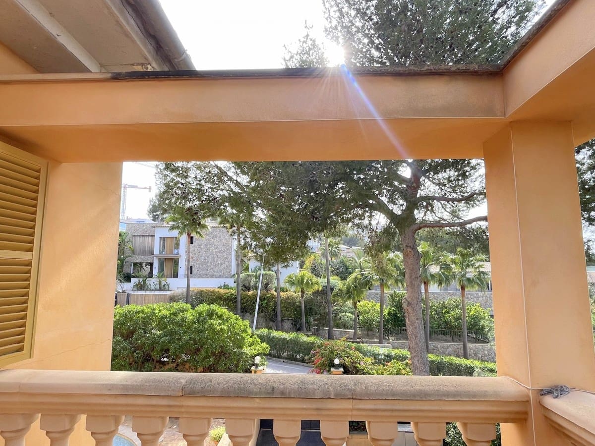 6 bedroom Villa for sale in Santa Ponsa with pool - € 1,990,000 (Ref: 8920778)