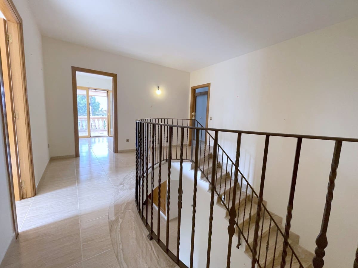 6 bedroom Villa for sale in Santa Ponsa with pool - € 1,990,000 (Ref: 8920778)