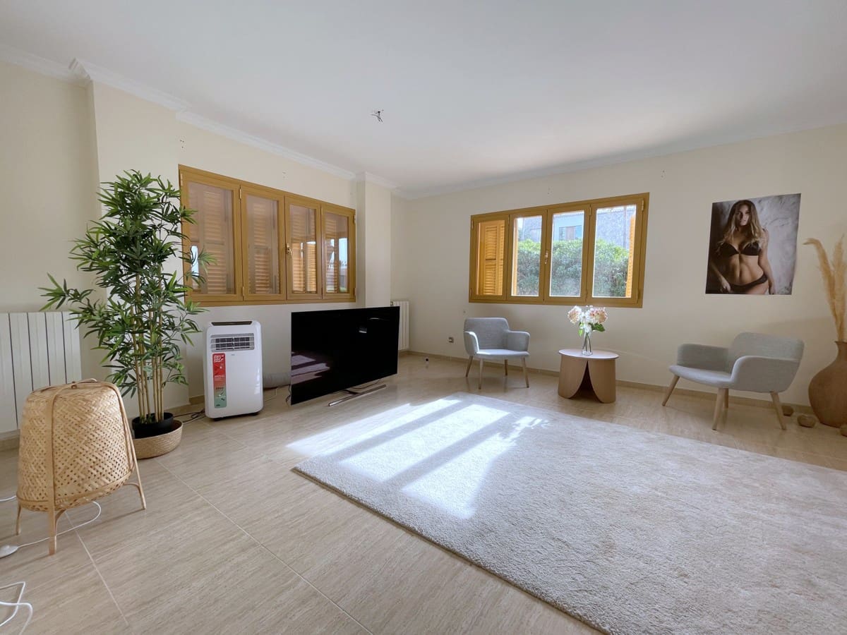 6 bedroom Villa for sale in Santa Ponsa with pool - € 1,990,000 (Ref: 8920778)