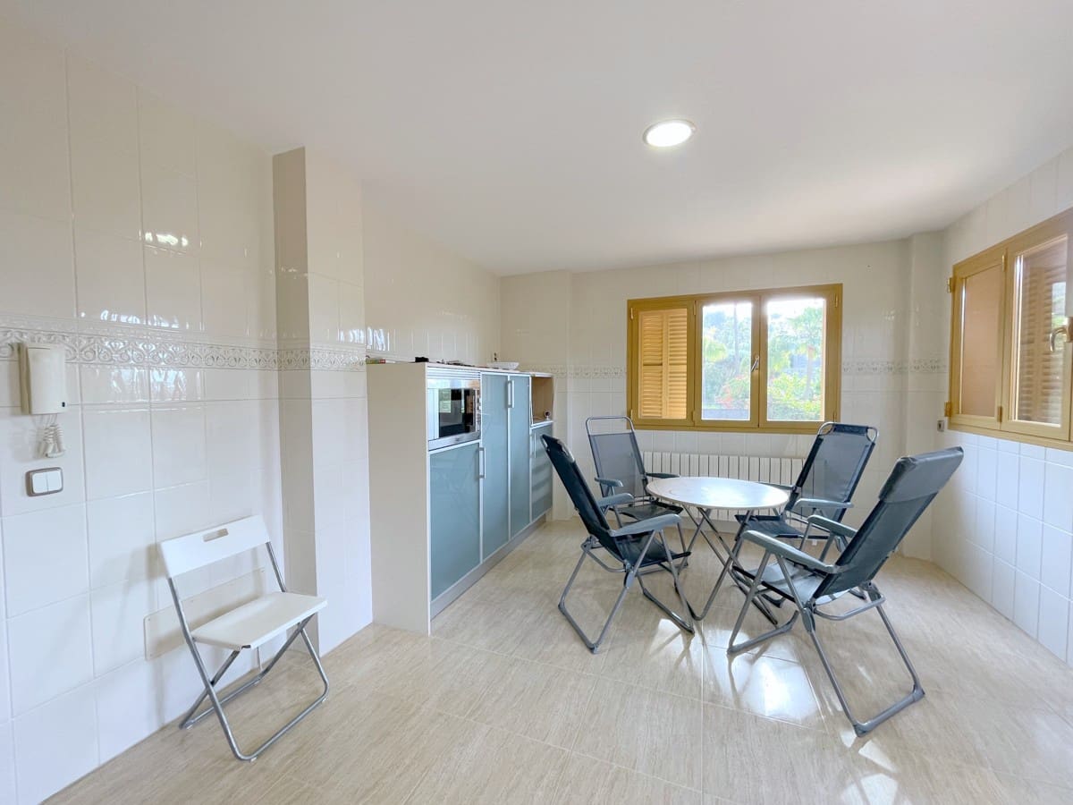 6 bedroom Villa for sale in Santa Ponsa with pool - € 1,990,000 (Ref: 8920778)