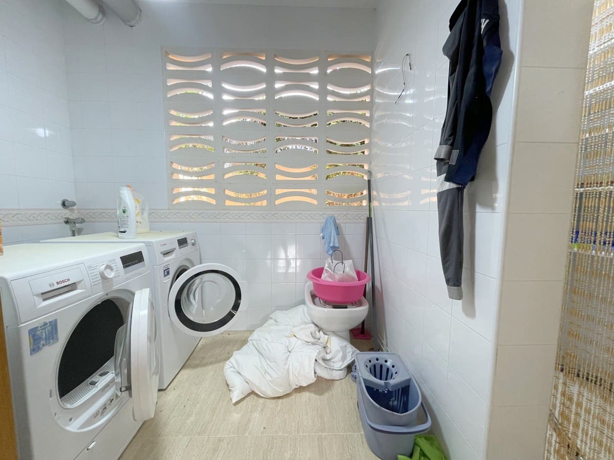 6 bedroom Villa for sale in Santa Ponsa with pool - € 1,990,000 (Ref: 8920778)