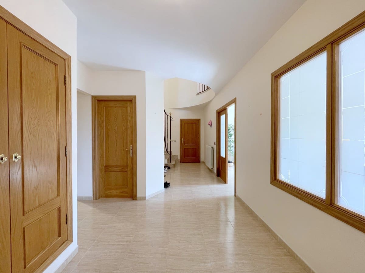 6 bedroom Villa for sale in Santa Ponsa with pool - € 1,990,000 (Ref: 8920778)