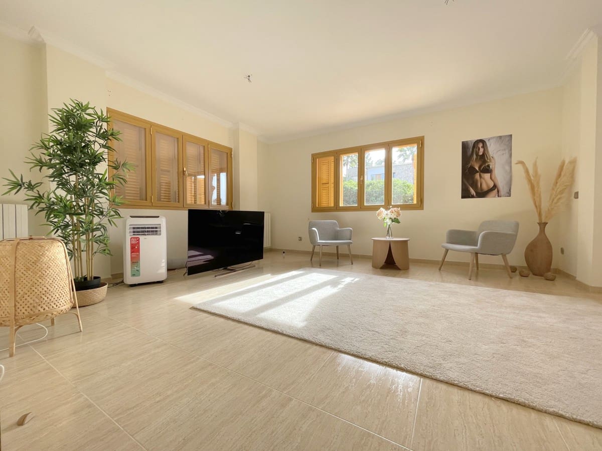 6 bedroom Villa for sale in Santa Ponsa with pool - € 1,990,000 (Ref: 8920778)