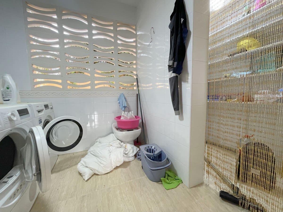 6 bedroom Villa for sale in Santa Ponsa with pool - € 1,990,000 (Ref: 8920778)