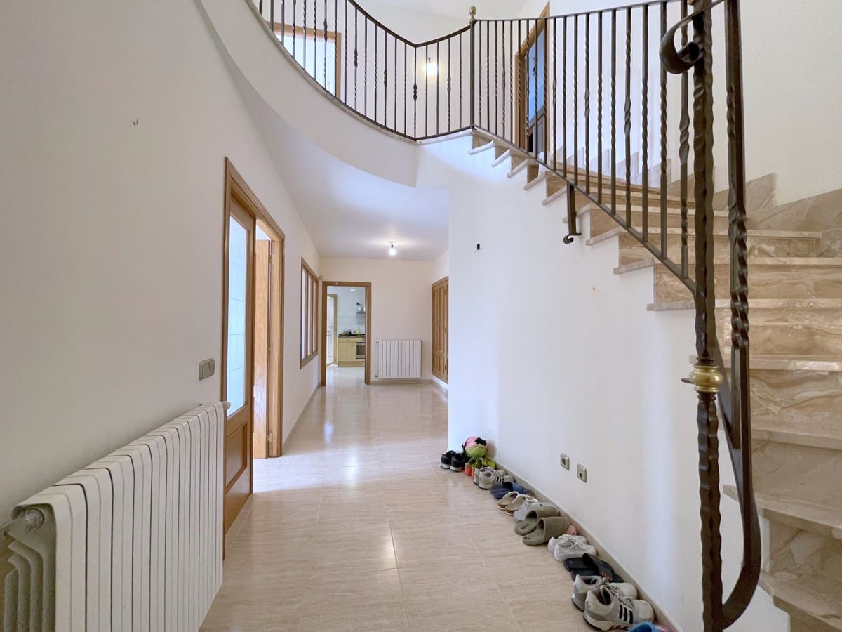 6 bedroom Villa for sale in Santa Ponsa with pool - € 1,990,000 (Ref: 8920778)