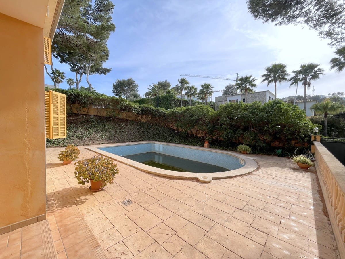 6 bedroom Villa for sale in Santa Ponsa with pool - € 1,990,000 (Ref: 8920778)