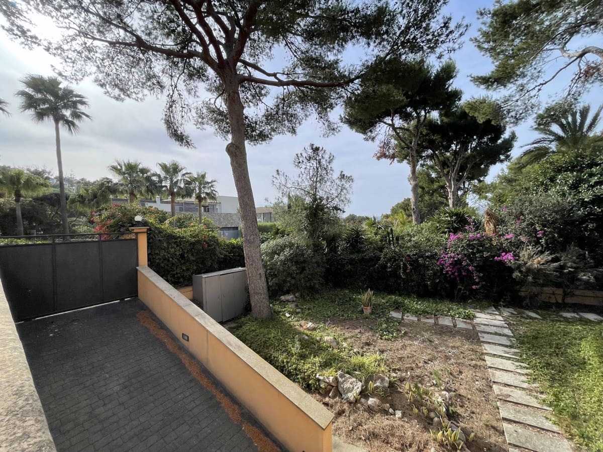 6 bedroom Villa for sale in Santa Ponsa with pool - € 1,990,000 (Ref: 8920778)