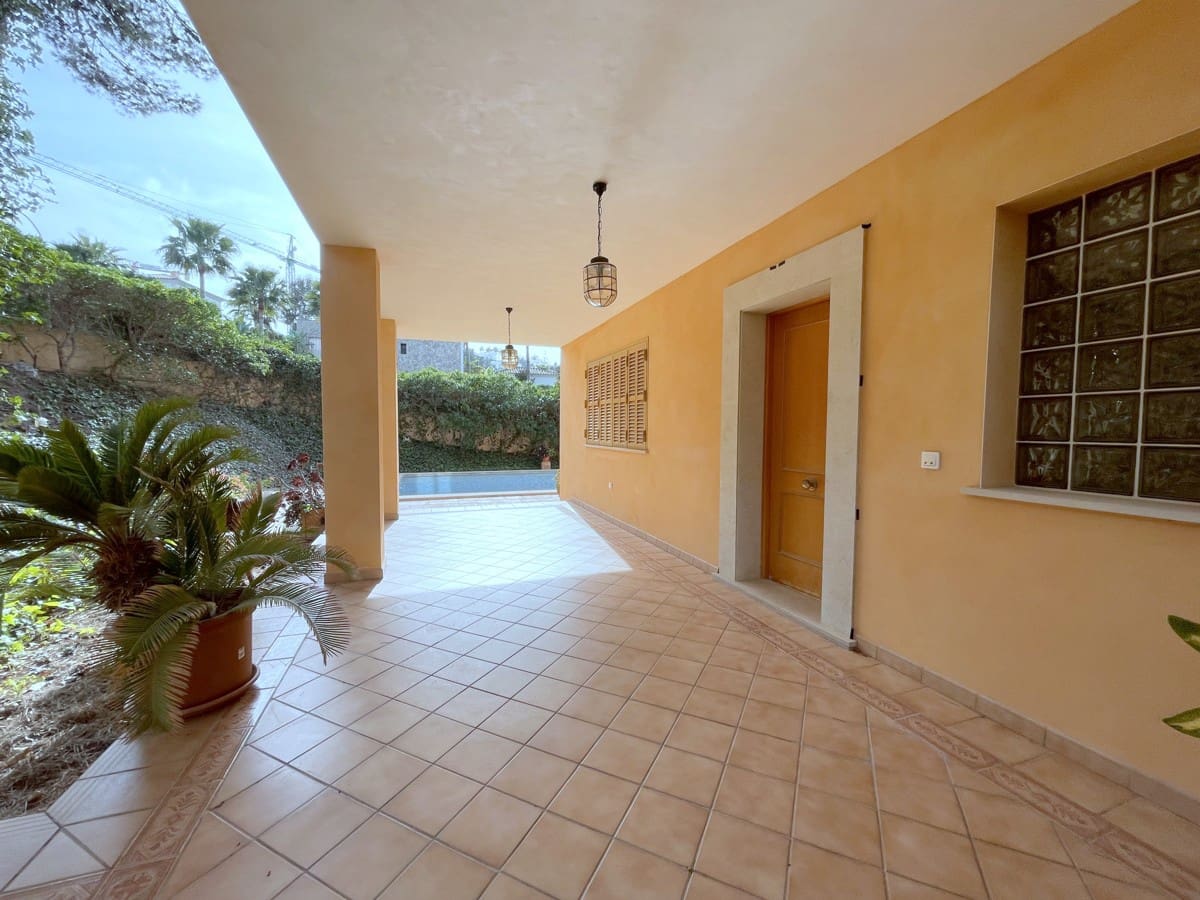 6 bedroom Villa for sale in Santa Ponsa with pool - € 1,990,000 (Ref: 8920778)