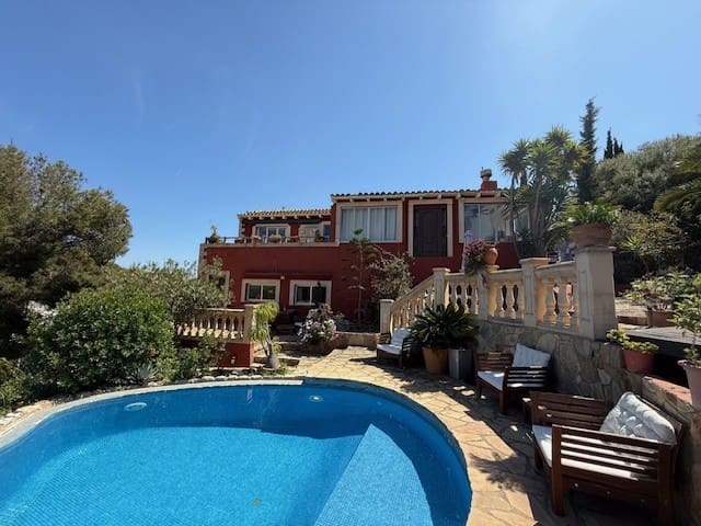 5 bedroom Villa for sale in Santa Ponsa with pool - € 1,999,000 (Ref: 8923350)