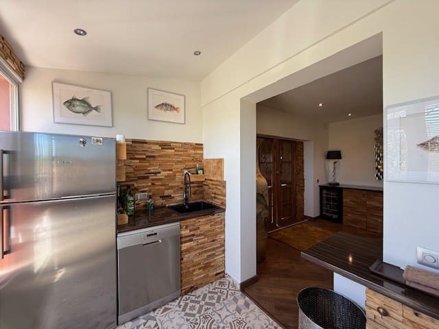 5 bedroom Villa for sale in Santa Ponsa with pool - € 1,999,000 (Ref: 8923350)