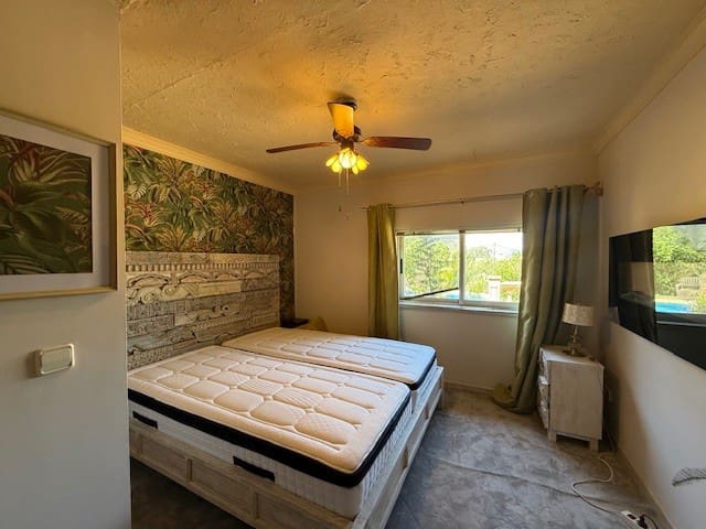 5 bedroom Villa for sale in Santa Ponsa with pool - € 1,999,000 (Ref: 8923350)