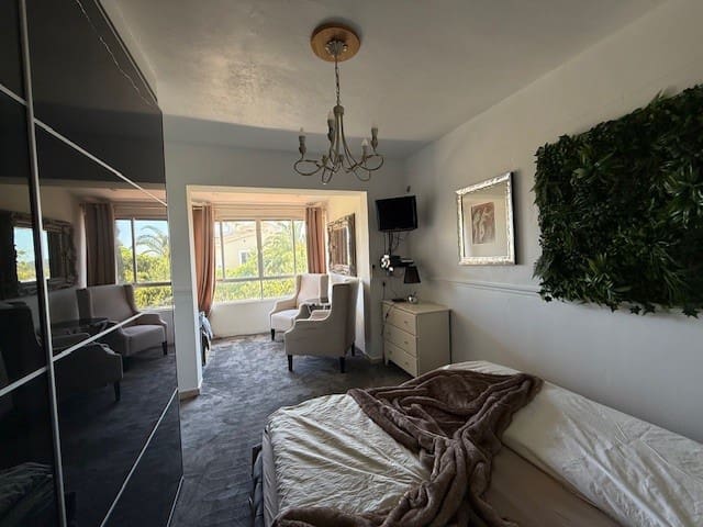 5 bedroom Villa for sale in Santa Ponsa with pool - € 1,999,000 (Ref: 8923350)