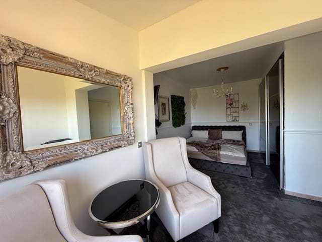 5 bedroom Villa for sale in Santa Ponsa with pool - € 1,999,000 (Ref: 8923350)