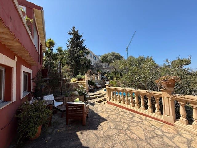 5 bedroom Villa for sale in Santa Ponsa with pool - € 1,999,000 (Ref: 8923350)