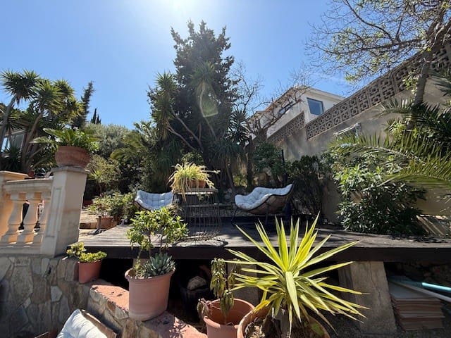 5 bedroom Villa for sale in Santa Ponsa with pool - € 1,999,000 (Ref: 8923350)