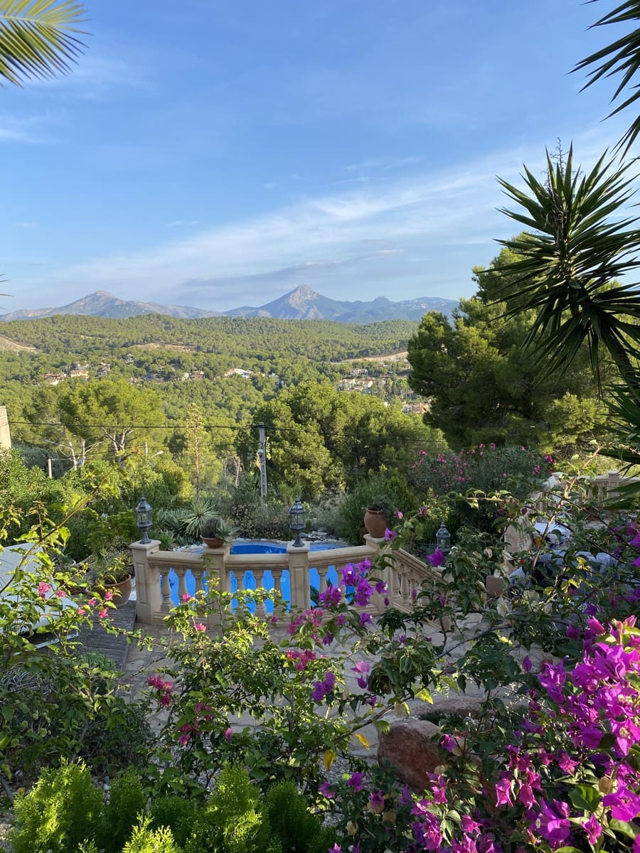 5 bedroom Villa for sale in Santa Ponsa with pool - € 1,999,000 (Ref: 8923350)