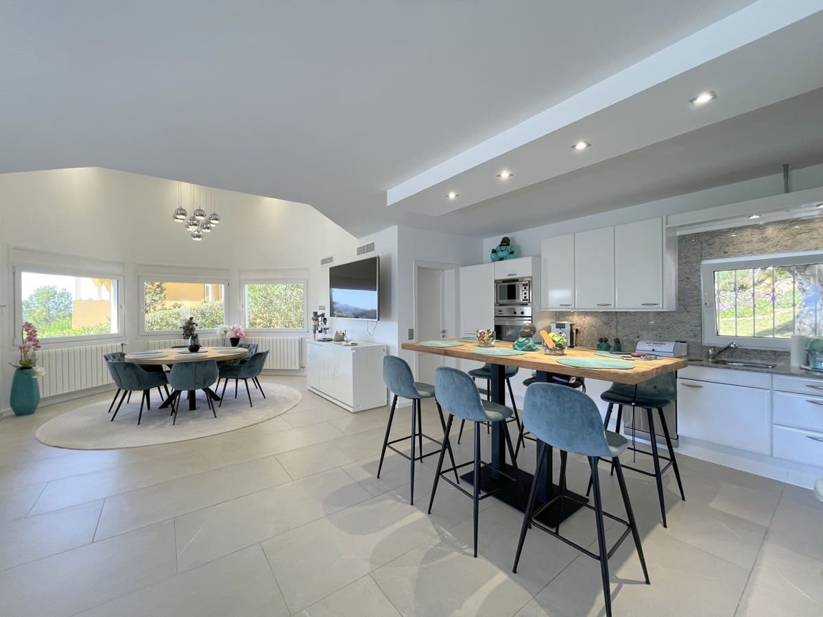 4 sypialnia Willa na sprzedaż w Costa de la Calma z basenem - 2 290 000 € (Ref: 8923351)