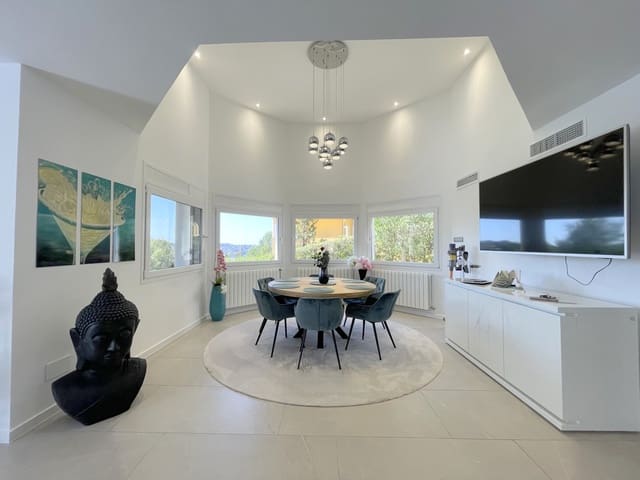 4 slaapkamer Villa te koop in Costa de la Calma, Calvià met zwembad - € 2.290.000 (Ref: 8923351)